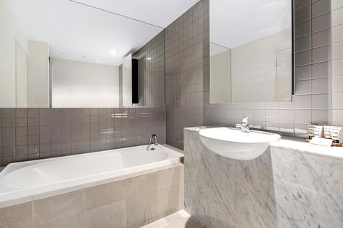 ULTIQA Little Collins (located At The Hero Apartment Building) - Broome Tourism 15