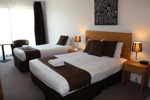Bairnsdale International - Broome Tourism 28