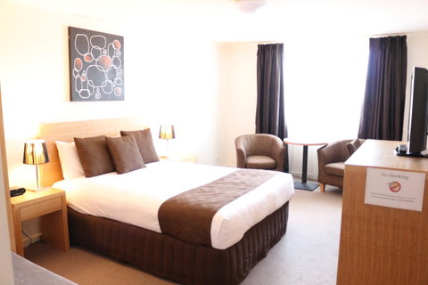 Bairnsdale International - Broome Tourism 3