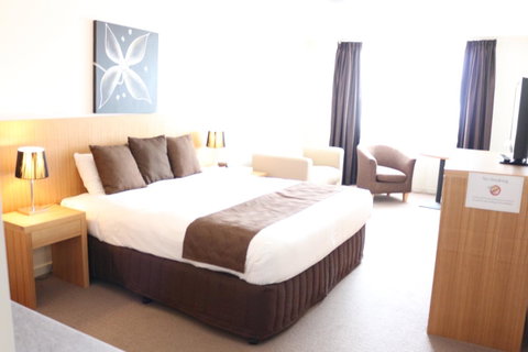 Bairnsdale International - Broome Tourism 10
