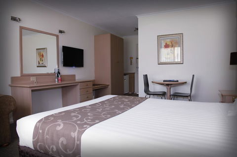 Eltham Gateway Hotel & Conference Centre - Broome Tourism 1