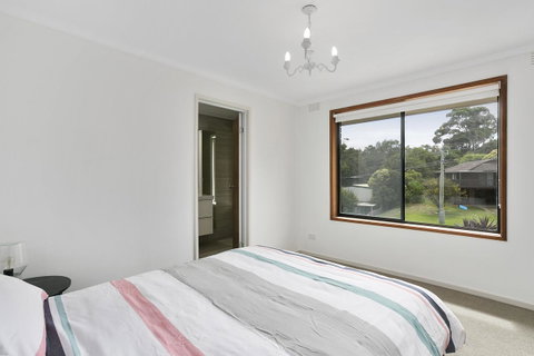 Fairhills - NEW LISTING, Beautifully Styled - Broome Tourism 5