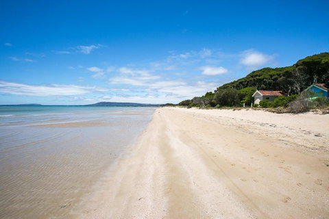 Fairhills - NEW LISTING, Beautifully Styled - Broome Tourism 11