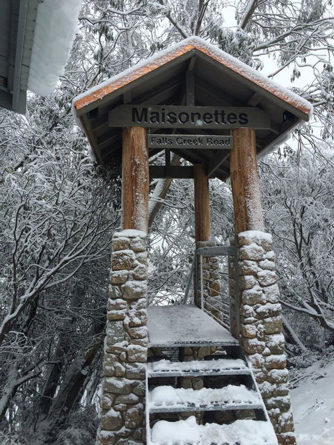 Maisonettes Falls Creek - Broome Tourism 1