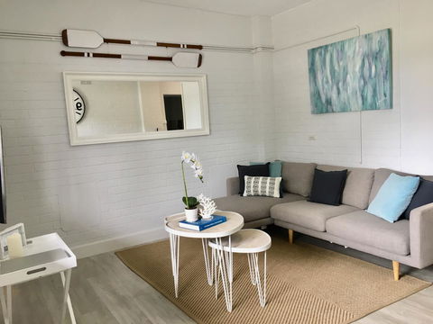 The Wheelhouse - 2BR Waterfront Apt In Town - Broome Tourism 2