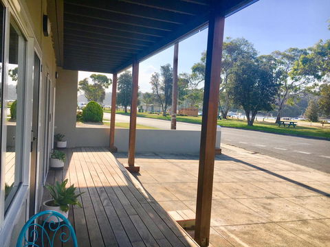 The Wheelhouse - 2BR Waterfront Apt In Town - Broome Tourism 17