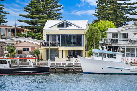 The Waterfront Apartment - Broome Tourism 3