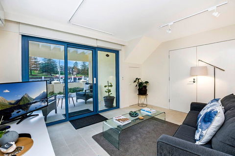 The Waterfront Apartment - Broome Tourism 10