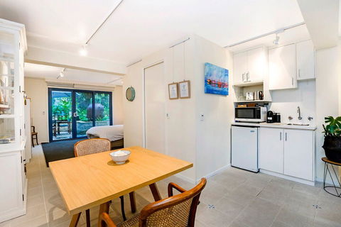 The Waterfront Apartment - Broome Tourism 8