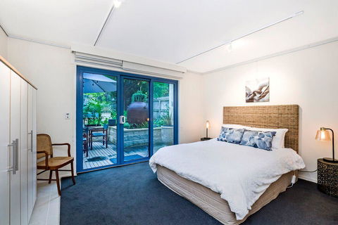 The Waterfront Apartment - Broome Tourism 6
