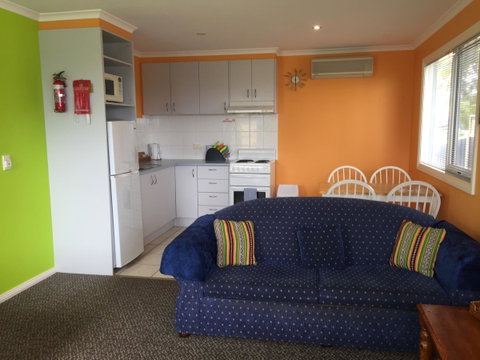 Lakeside At Mallacoota - Broome Tourism 3
