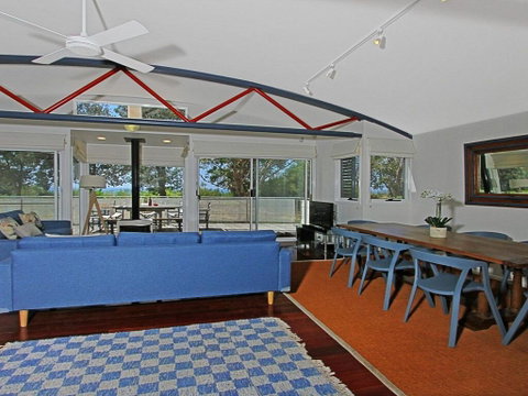 The Boathouse - Comfortable Beachfront Home - Broome Tourism 3