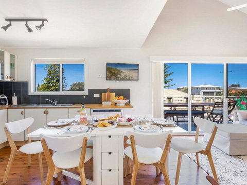 The Chalet At Callala Beach - Beach House Character - Broome Tourism 3