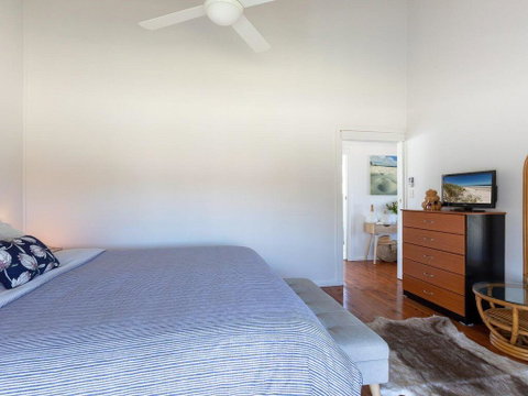 The Chalet At Callala Beach - Beach House Character - Broome Tourism 2