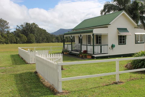 The Dollhouse Cottage - Broome Tourism 2