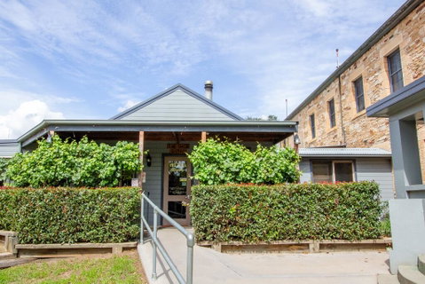 The Globe Hotel, Rylstone - Broome Tourism 1