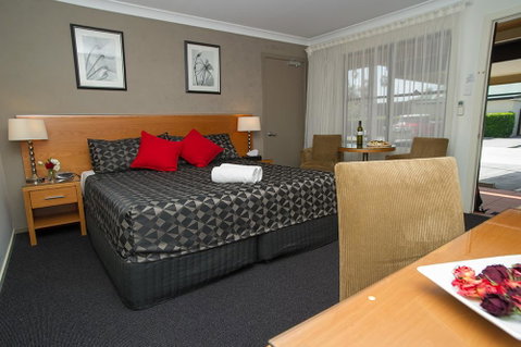 The Grapevine Motel - Broome Tourism 3