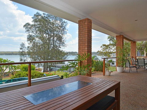 The House On The Lake @ Fishing Point, Lake Macquarie - Honestly Put The Line In And Catch Fish - Broome Tourism 0