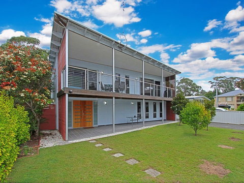 The Lake House - Lake Conjola - Broome Tourism 2