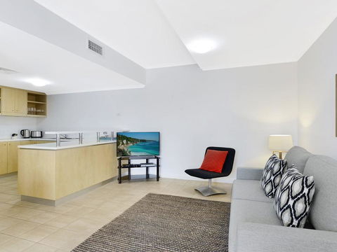 The Lighthouse At Iluka Resort Apartments - Broome Tourism 3