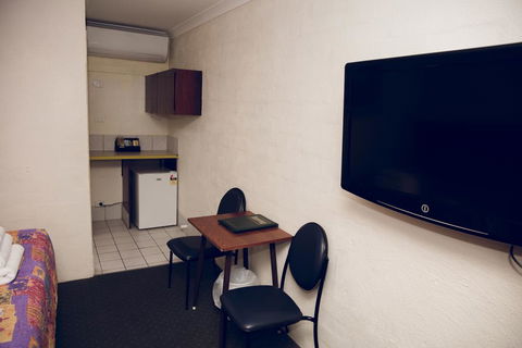 The Miners Rest Motel - Broome Tourism 1