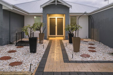 The Oaks - Broome Tourism 1