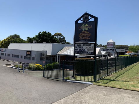 The Oaks Hotel Motel - Broome Tourism 0