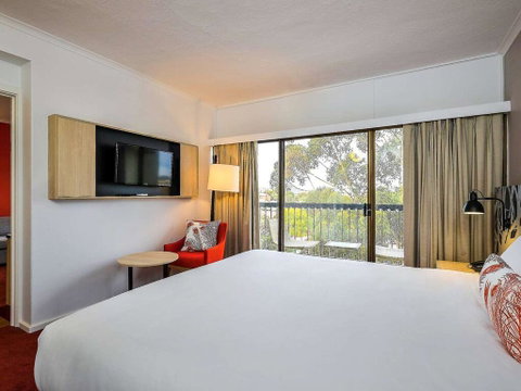 The Plaza Hotel Kalgoorlie - Broome Tourism 2