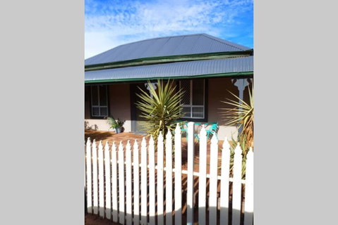 The Pool House - Broome Tourism 1