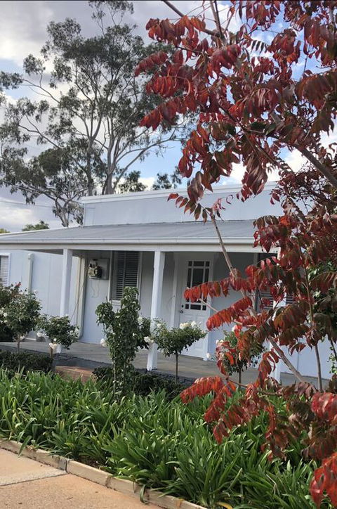 The Rested Guest 3 Bedroom Cottage West Wyalong - Broome Tourism 3