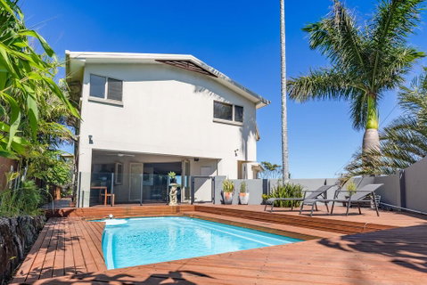 The Richmond Beach Villa - Broome Tourism 0