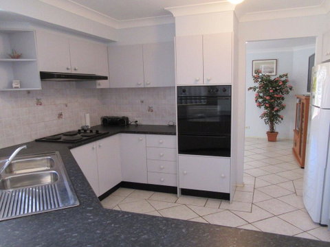 The Salamander', 99 Salamander Way - Aircon & Large Yard For Kids - Broome Tourism 2