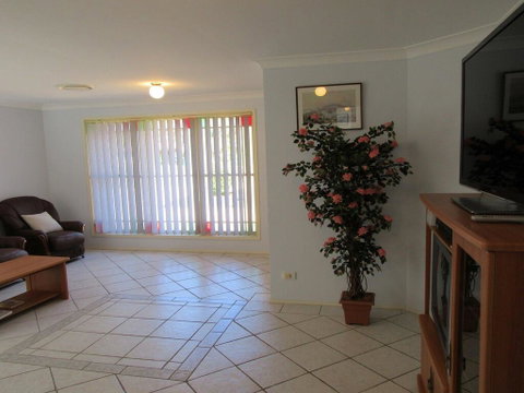 The Salamander', 99 Salamander Way - Aircon & Large Yard For Kids - Broome Tourism 1