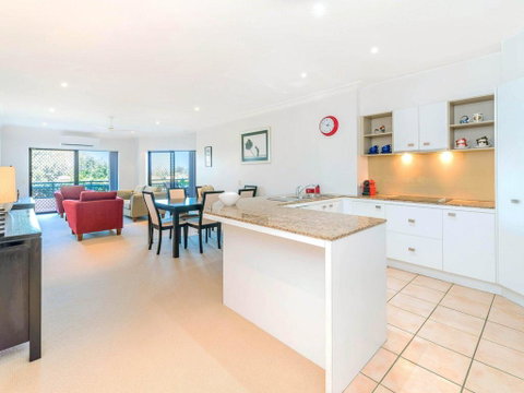 The Sands Unit 28 - Straight Across The Road From The Beach - Broome Tourism 2