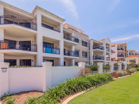 The Sands Unit 28 - Straight Across The Road From The Beach - Broome Tourism 1