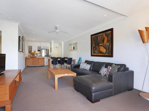 The Sands Unit 3 At 20 Pacific Parade Yamba Ocean View - Broome Tourism 3