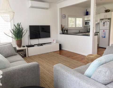 The Seaside Beachhouse Mollymook - Broome Tourism 2