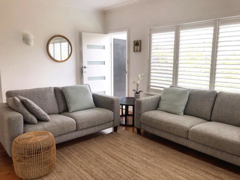 The Seaside Beachhouse Mollymook - Broome Tourism 3