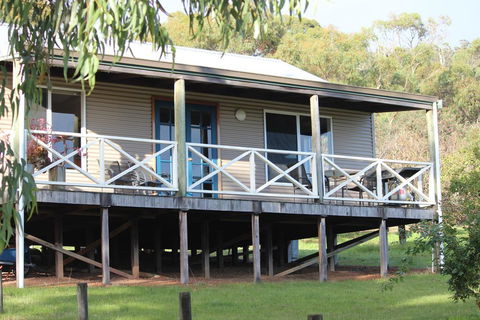 The Sleeping Lady Private Retreat - Broome Tourism 0