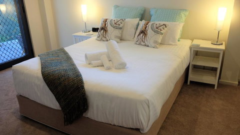 THE TIN SHED Couples Accommodation At Bay Of Fires - Broome Tourism 2