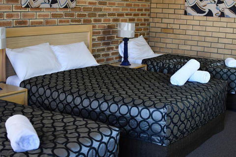 The Town House Motor Inn - Broome Tourism 3