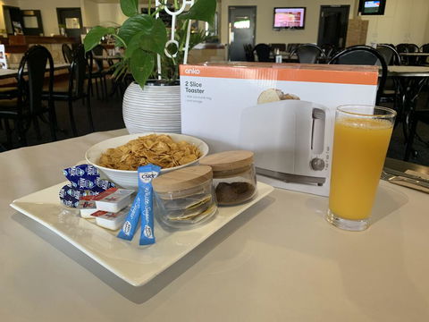 The Victoria Hotel - Broome Tourism 1