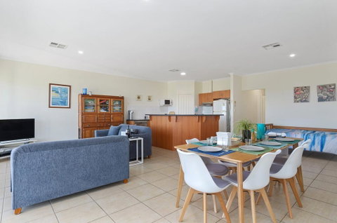 Ticky's Dream - 18 Turnberry Drive - Broome Tourism 3