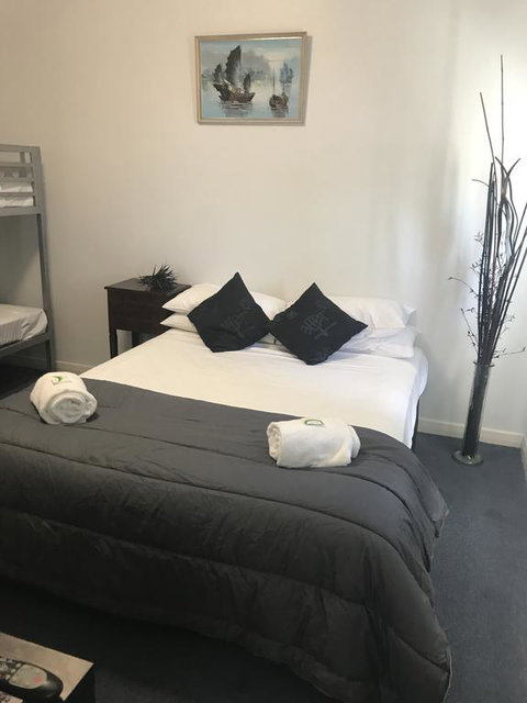 Tin Can Bay Budget Accommodation - Broome Tourism 0