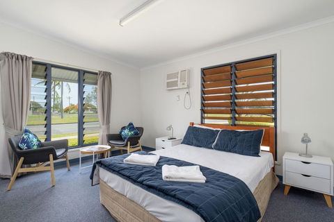 Tin Can Bay's Sleepy Lagoon Motel - Broome Tourism 1