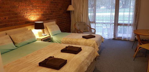 Tooleybuc Club Motor Inn - Broome Tourism 2