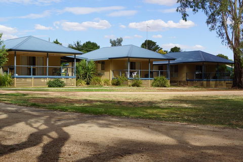 Tooleybuc River Retreat Villas - Broome Tourism 0
