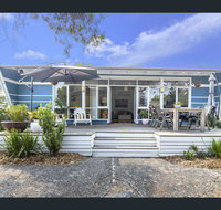 Toot Toot  50s Classic Beach House with Bungalow
