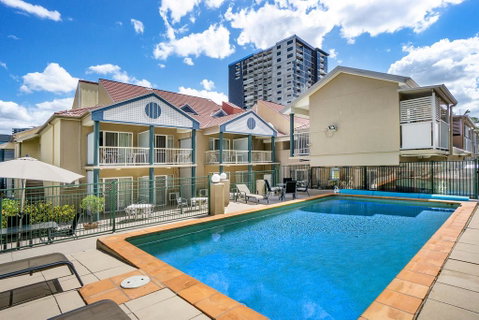 Toowong Inn & Suites - Broome Tourism 0