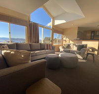 Torino 6 - Lake Jindabyne  Snowy Mountain Views - Broome Tourism